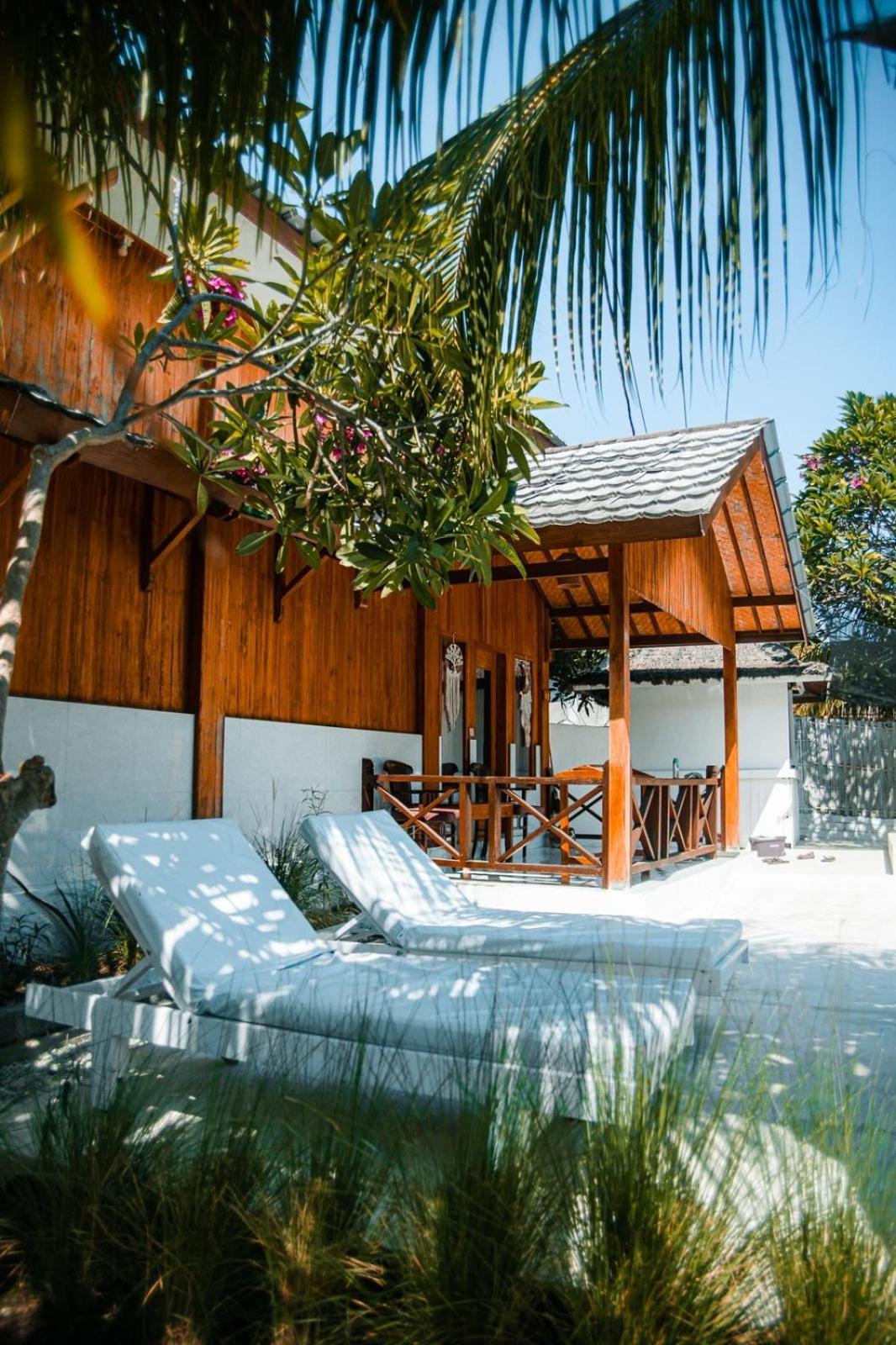 Hakuna Matata Resort 길리 아이르 외부 사진
